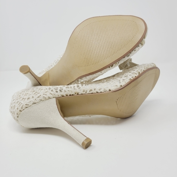 Rouge Helium | White Lace Design Aliyah Peep Toe Wedding Heels (Size 7.5) - Picture 9 of 13